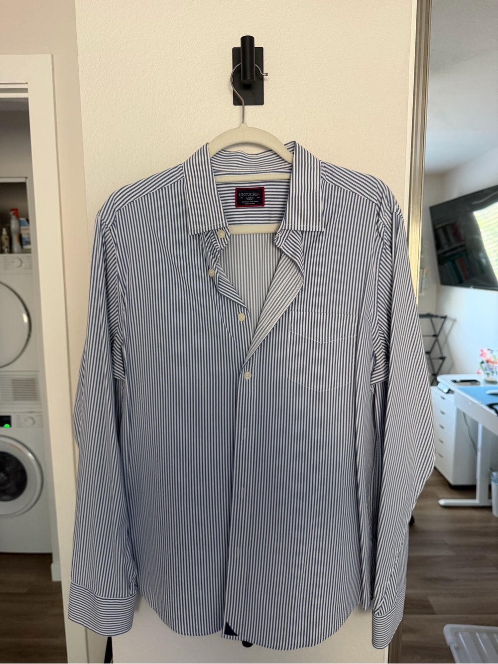 UNTUCKit Men's Navy and White Pinstripe Dress Shirt